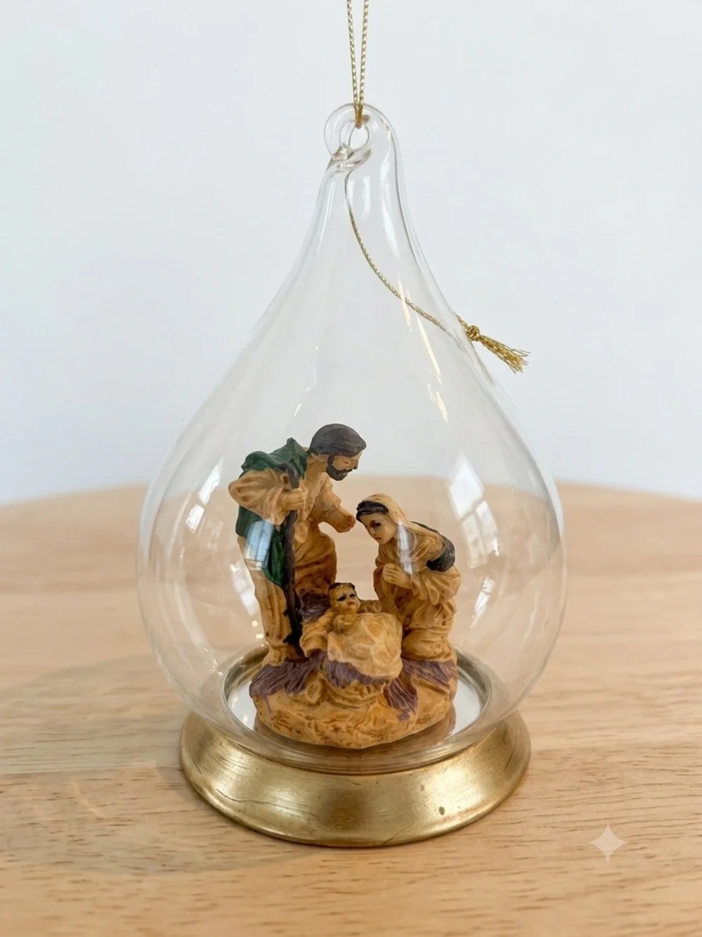 Teardrop Glass Nativity Scene Christmas Tree Ornament Gold Jesus Mary Joseph 4”